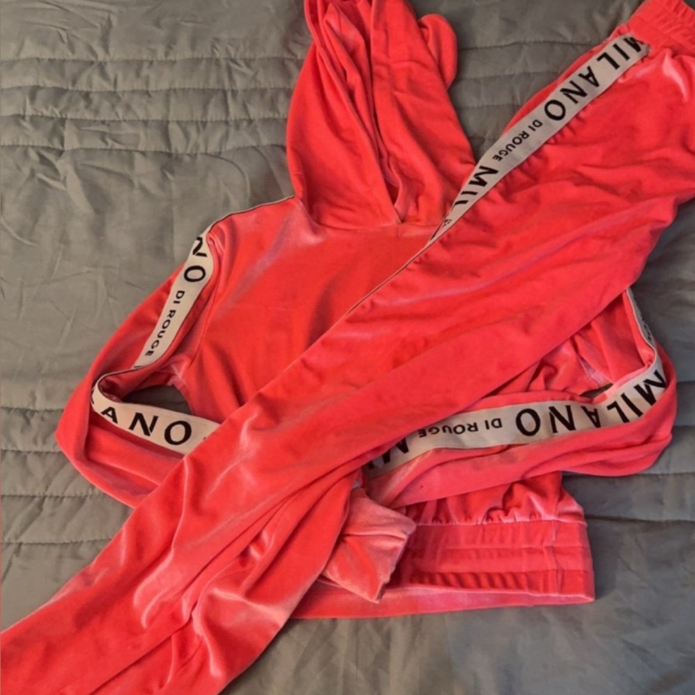 Milano Women's Coral Velour Pajama Set